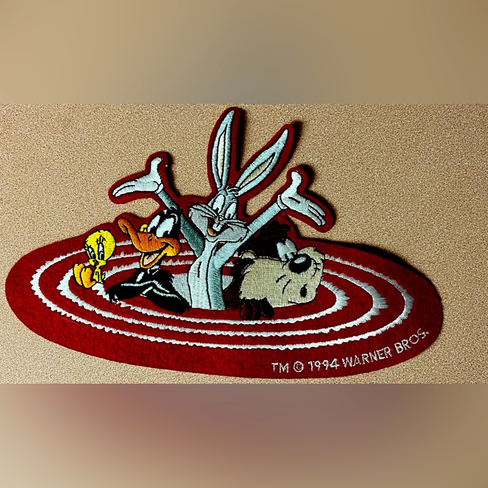 Vintage 1994 WARNER BROS. LOONY TUNES  Patch Bugs bunny, Taz, Daffy, Tweety Bird